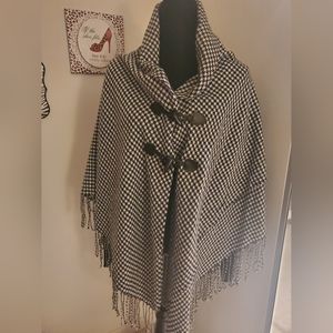 Scarf wrap/cape